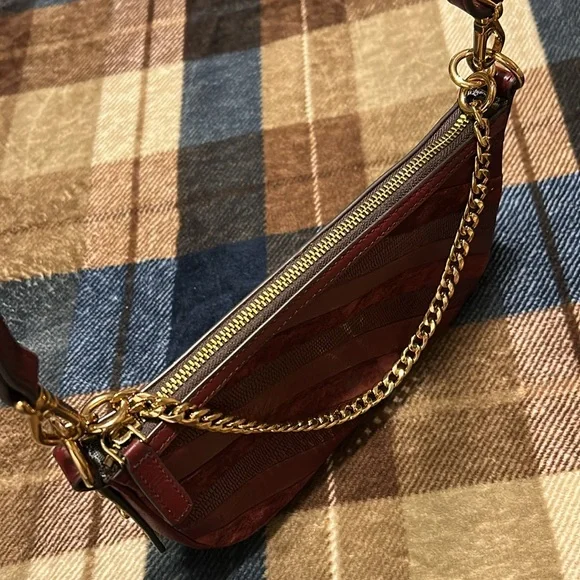 Fossil Red Quilted Leather Shoulder Bag with Gold Chain - Picture 3 of 13